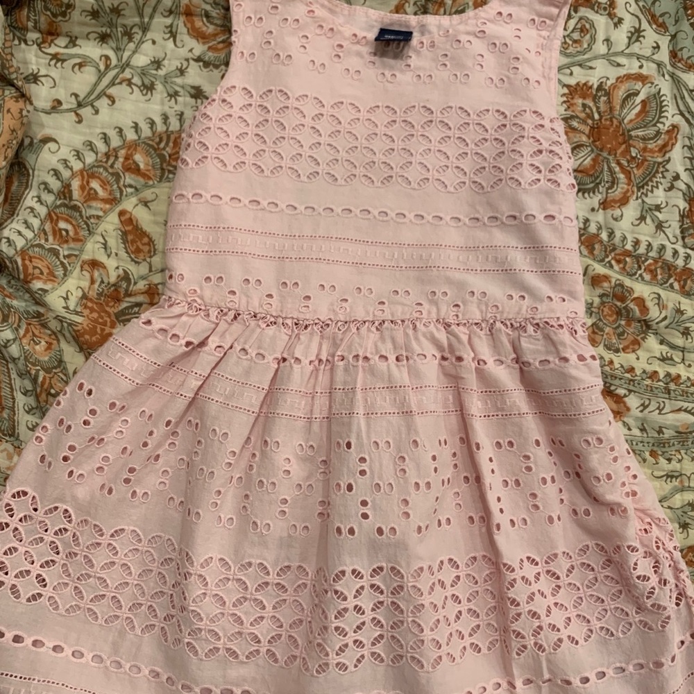 Girls GAP eyelet dress Size Small(6-7) EUC